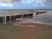 Zee van Cadzand met golfbrekers